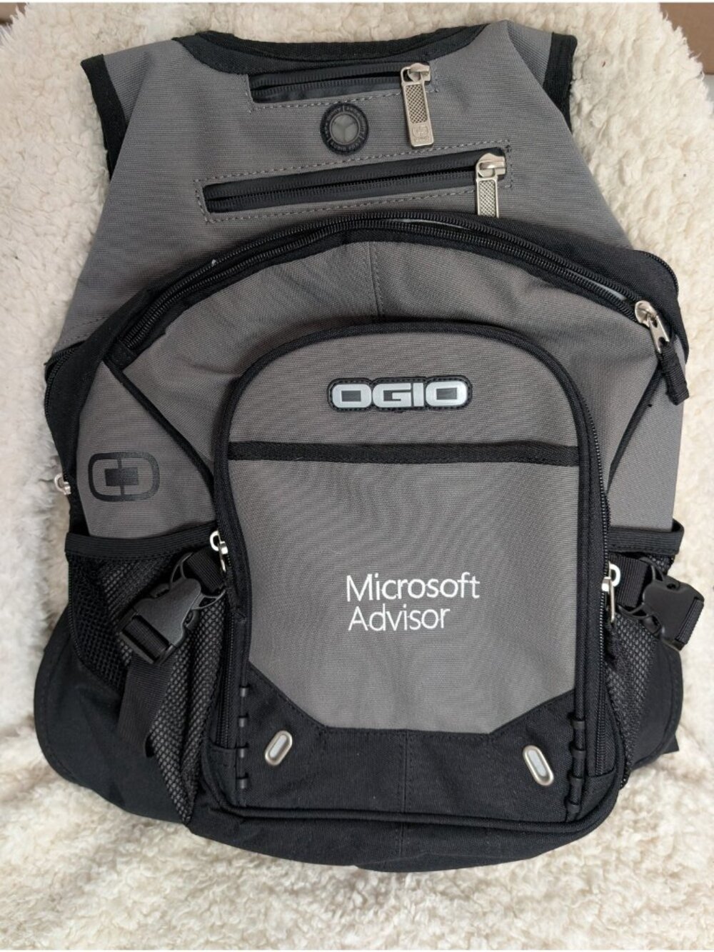OGIO Techspecs Street Backpack Gray Black Laptop Sleeve Microsoft Advisor Bag - Picture 1 of 10